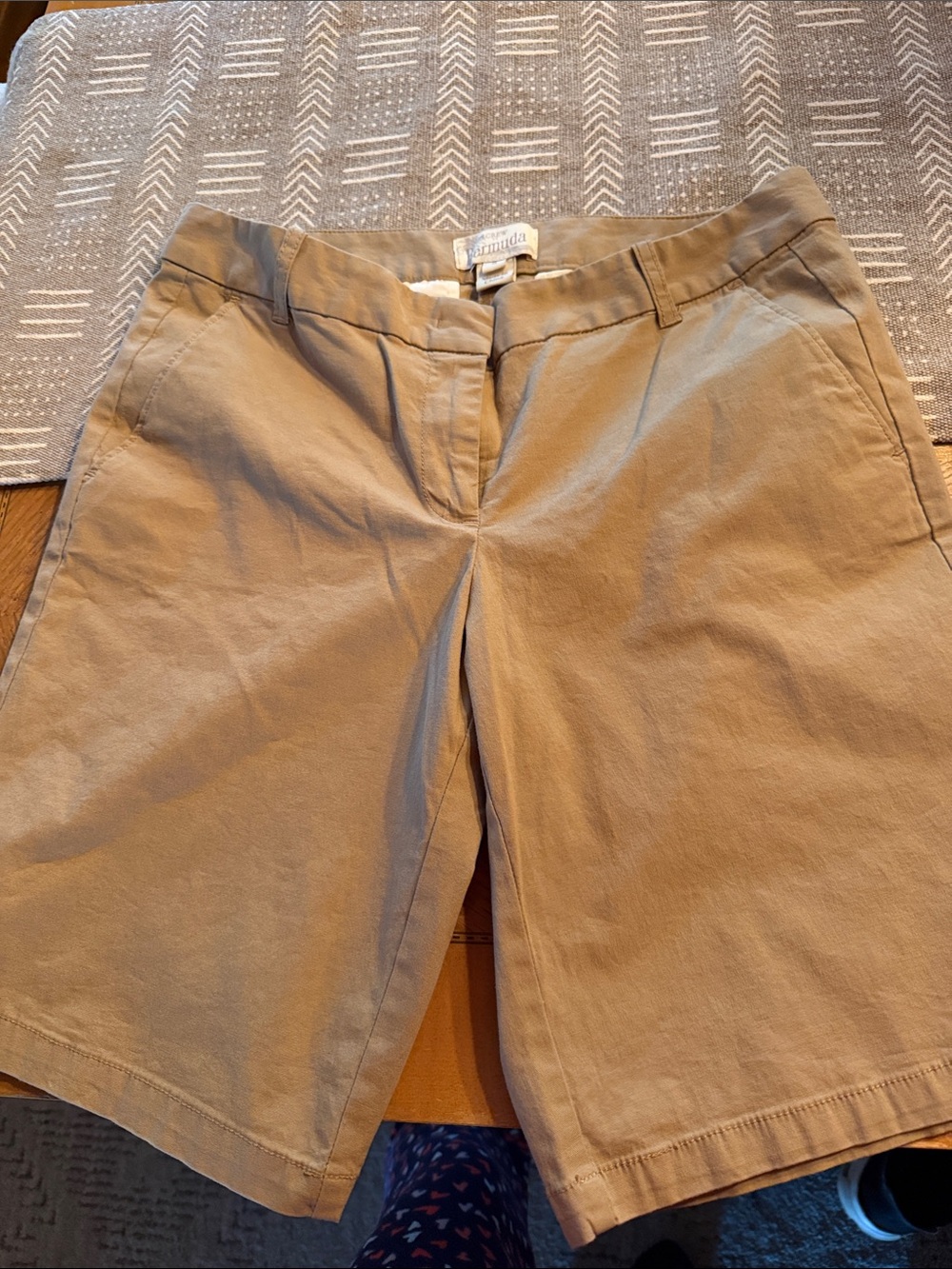 J Crew Casual Women’s Bermuda Lightweight Shorts Size 4